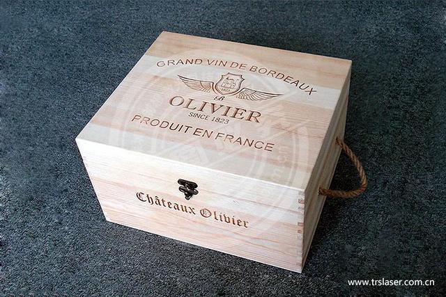 木制品采用激光打標(biāo)機(jī)雕刻的優(yōu)勢